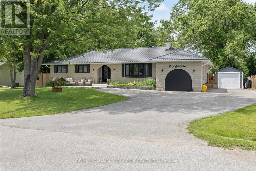 Detached at 28 MAIN STREET, Georgina