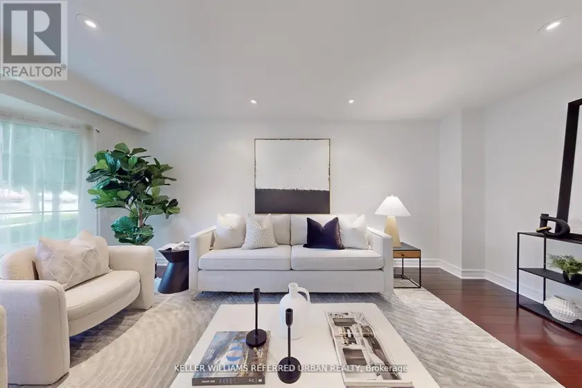 Detached at 158 WALTON DRIVE, Aurora