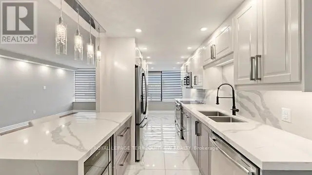 Apartment at 512 - 7440 BATHURST STREET, Vaughan
