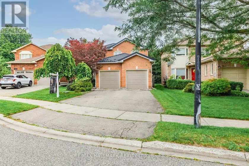 Detached at 851 HILTON BOULEVARD, Newmarket