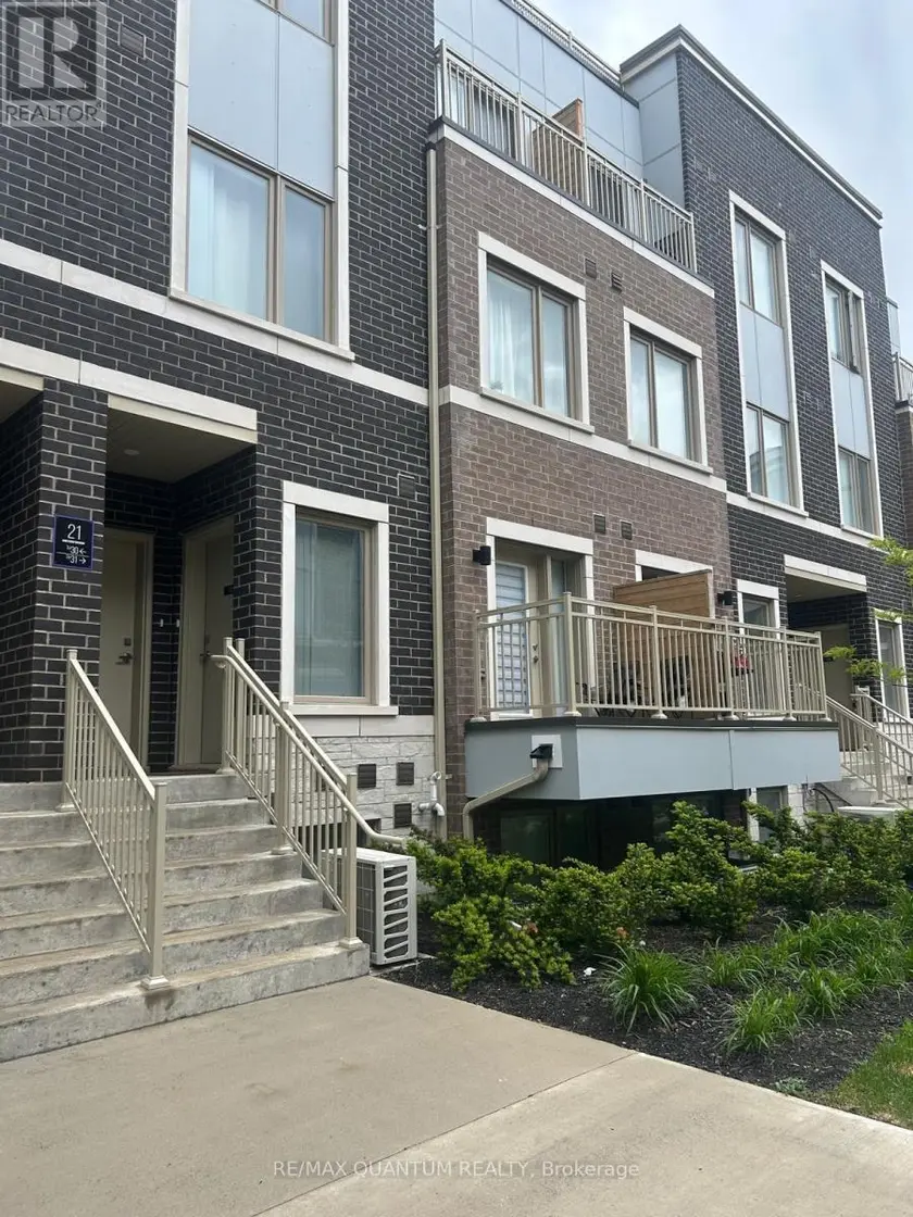 Townhouse at 32 - 21 HONEYCRISP CRESCENT, Vaughan
