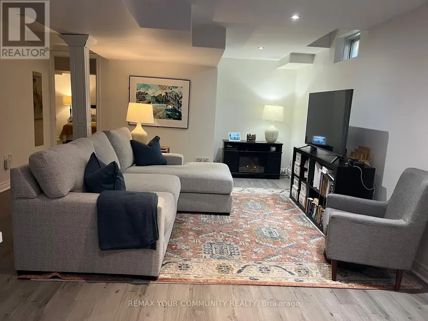 Multiplex at 375 WOODFERN WAY S, Newmarket