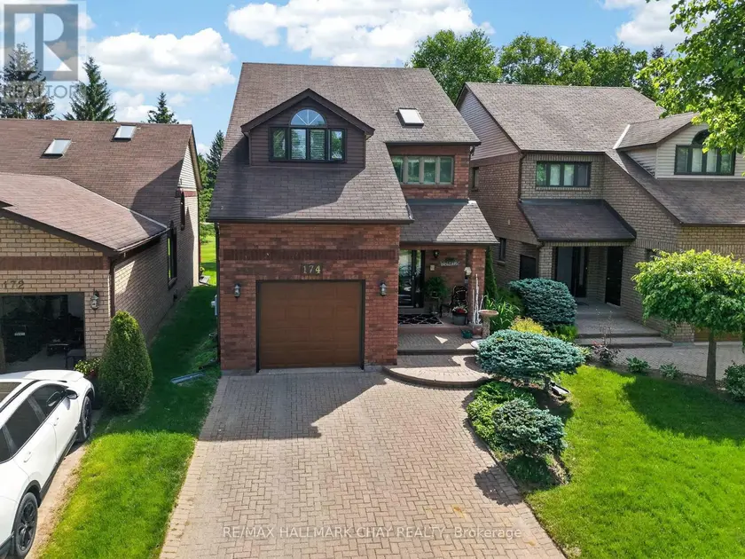 Detached at 3 - 174 GREEN BRIAR ROAD, New Tecumseth