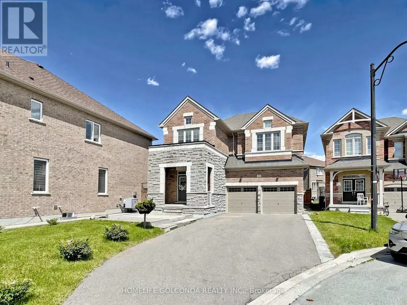Detached at 31 BOLSBY COURT, Aurora