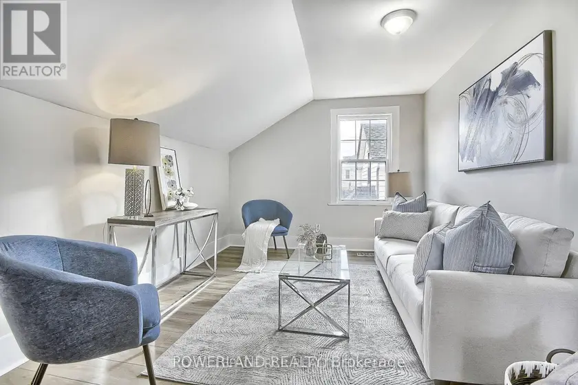 Multiplex at APT #2 - 202 PROSPECT STREET W, Newmarket