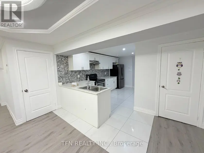 Detached at 2 IRWIN (BASEMENT) PLACE, Bradford West Gwillimbury