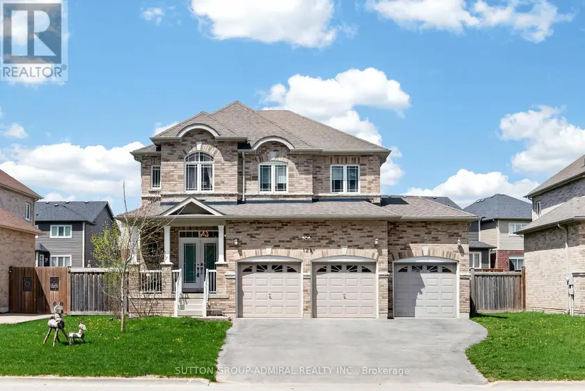 Detached at 121 CENTRE STREET, Essa