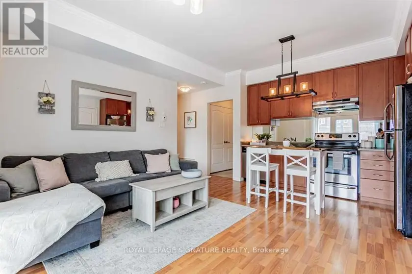 Townhouse at 2 - 261 JOHN WAY W, Aurora
