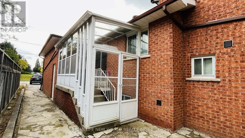 Detached at LOWER - 38 WELDRICK ROAD W, Richmond Hill