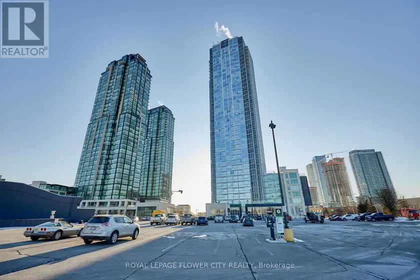 Apartment at 325 - 2908 HIGHWAY 7 ROAD, Vaughan