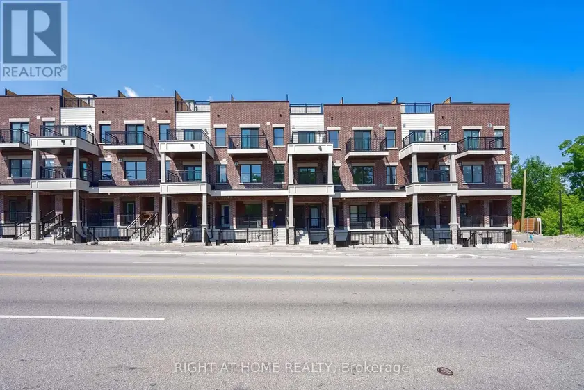 Townhouse at 102 - 15100 YONGE STREET, Aurora