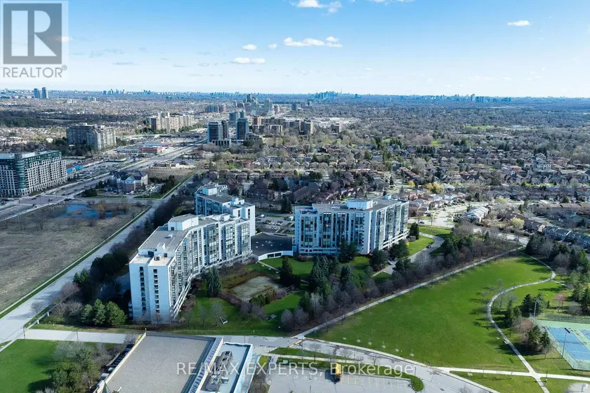 Apartment at PH01 - 30 HARDING BOULEVARD W, Richmond Hill