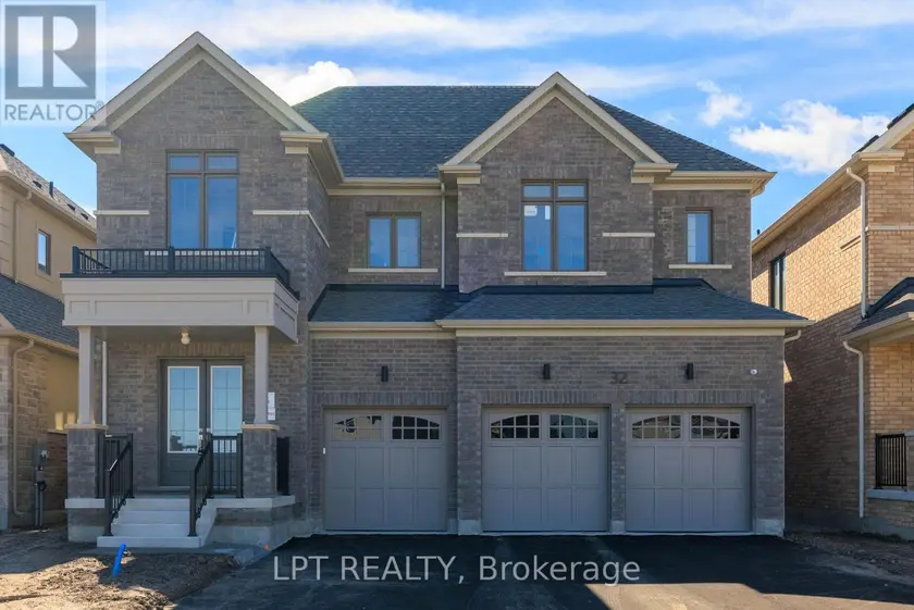 Detached at 32 MAX BULMER COURT, Georgina