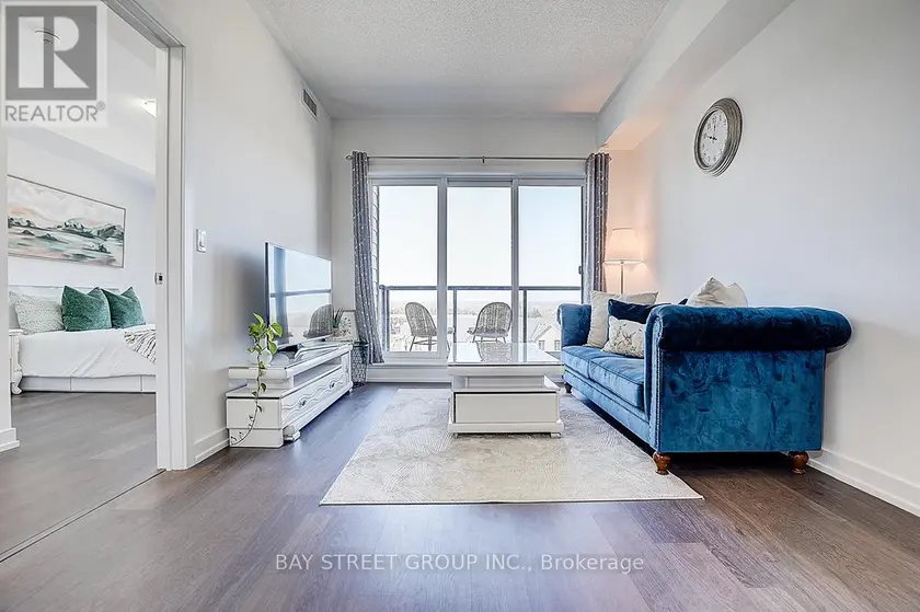 Apartment at 348 - 555 WILLIAM GRAHAM DRIVE, Aurora
