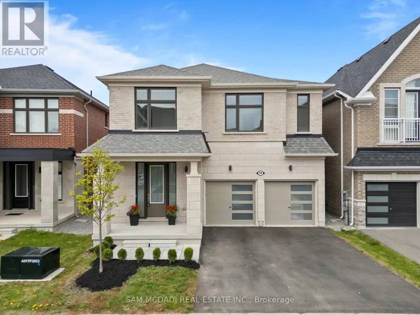 Detached at 99 BLACK WALNUT COURT, Aurora