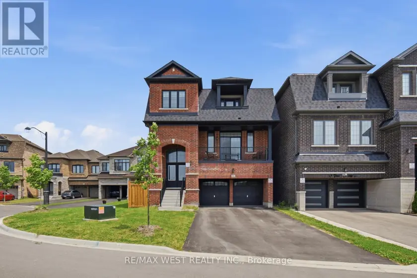 Detached at 16 GREAT RAILWAY COURT, Vaughan