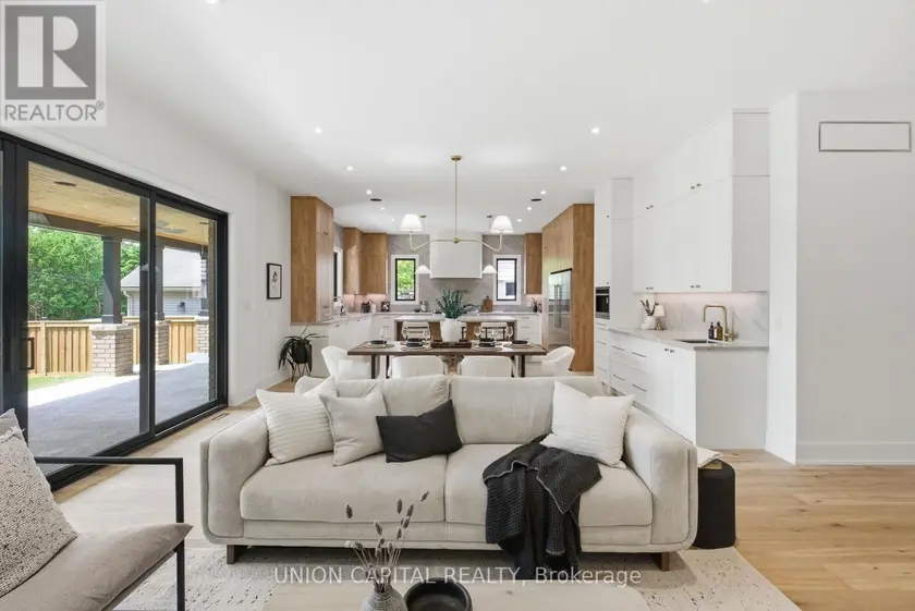 Detached at 106 HAWTHORN AVENUE, Whitchurch-Stouffville