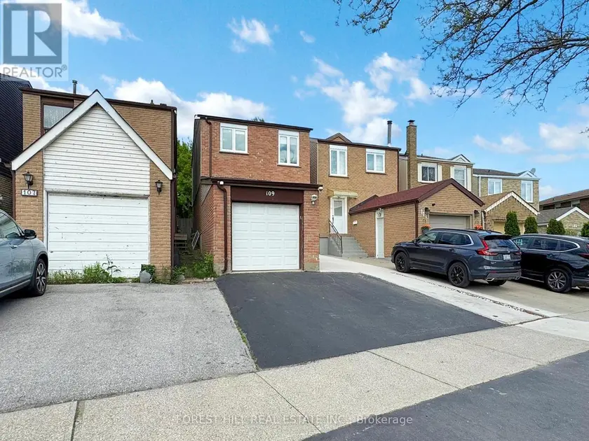 Semi-Detached/Link at 109 SPYGLASS HILL ROAD, Vaughan