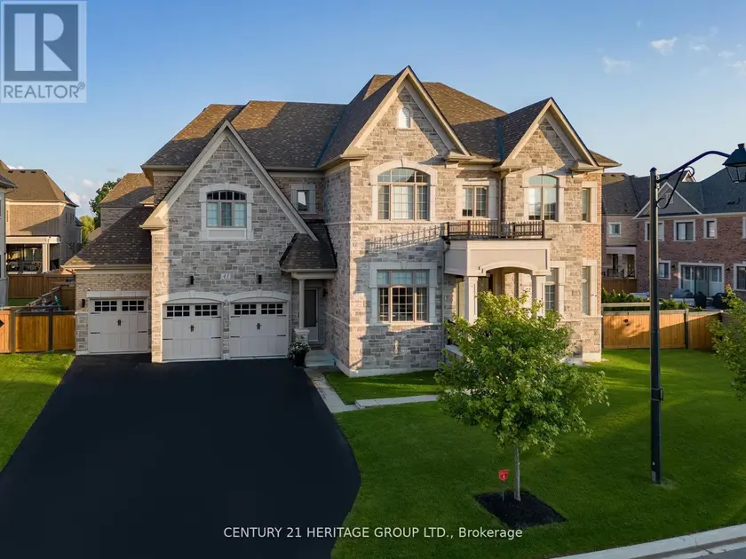 Detached at 43 SIR HENRY COURT, King
