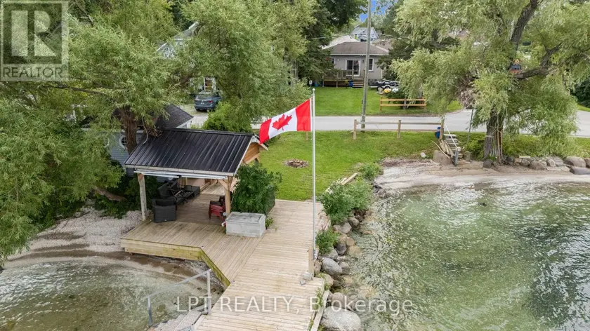 Detached at 427 LAKE DRIVE E, Georgina