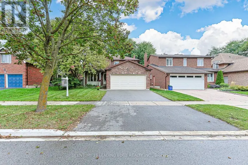 Detached at 14 BUCHANAN DRIVE, Markham