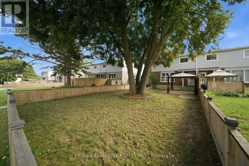 Townhouse at 7- 63 METCALIFE, Brantford