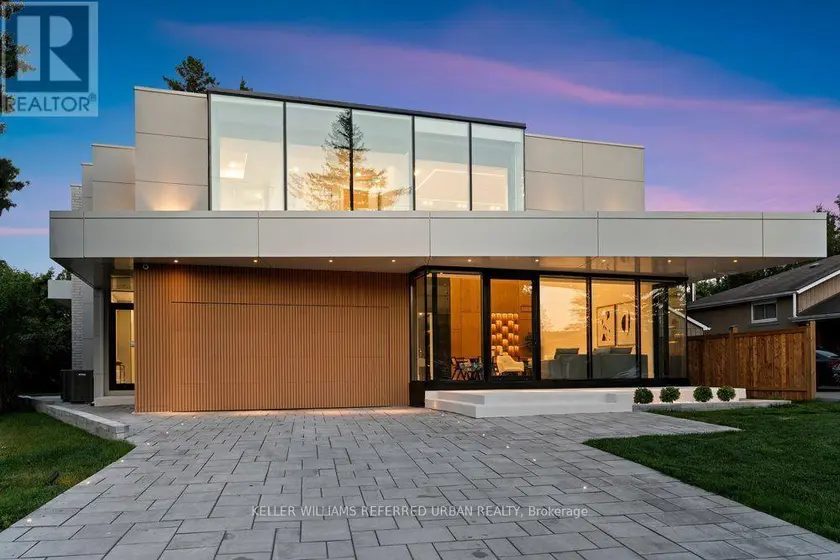 Detached at 11 KNOWLES CRESCENT, Aurora