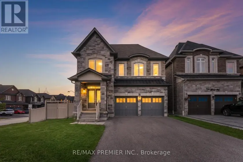 Detached at 122 MCKENZIE WAY, Bradford West Gwillimbury