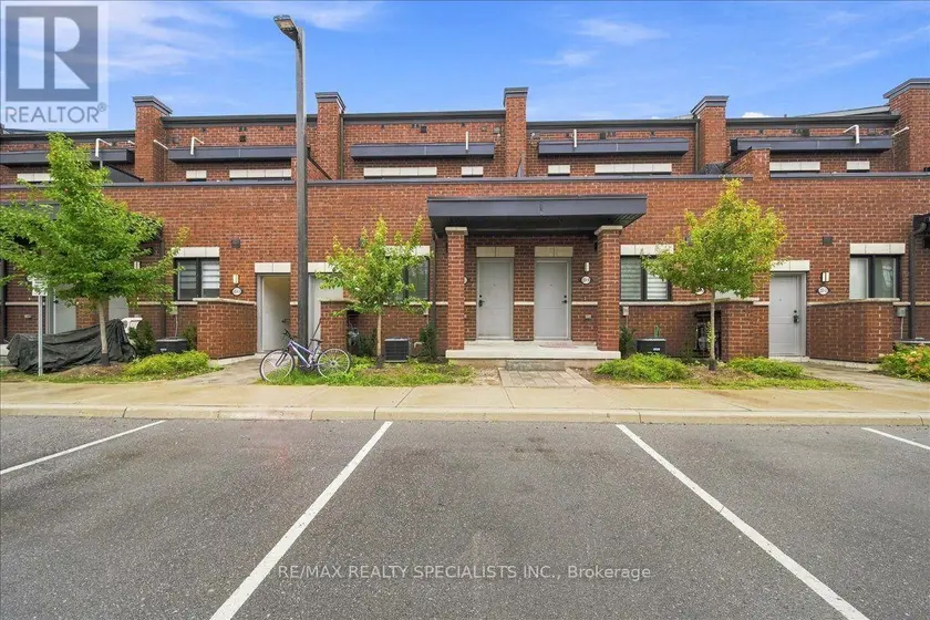 Townhouse at 13 - 220 DISSETTE STREET, Bradford West Gwillimbury