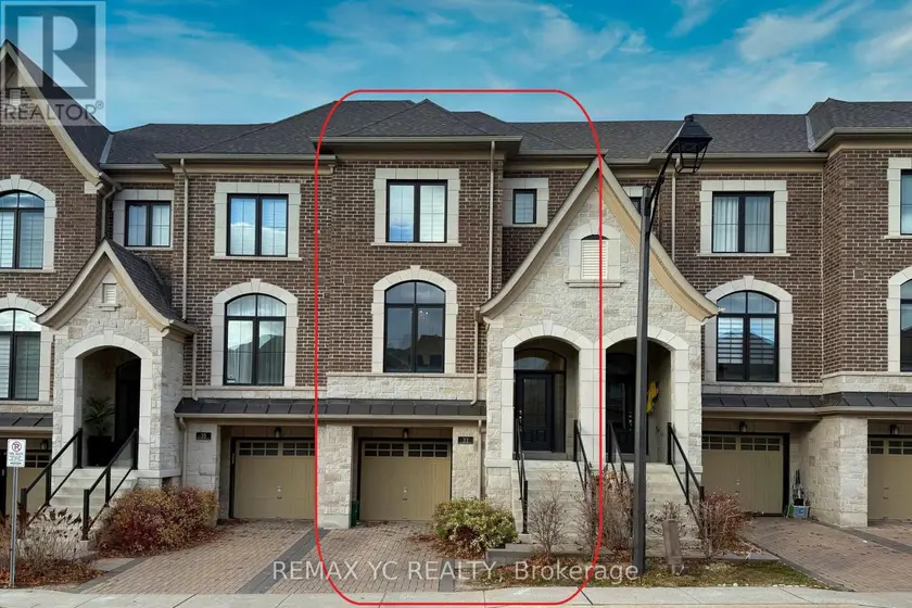 Townhouse at 33 DUNCOMBE LANE, Richmond Hill