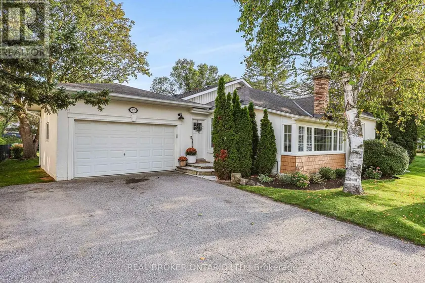 Detached at 17 MILL STREET, East Gwillimbury