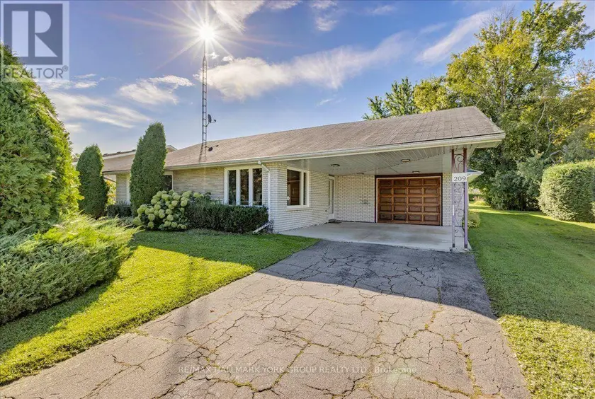 Detached at 209 SOUTH CHANNEL DRIVE, Georgina