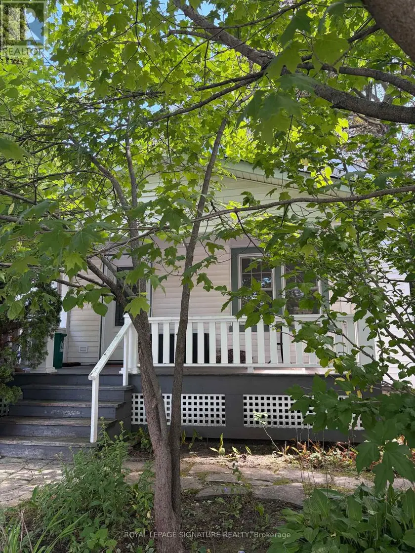 Detached at 121 WELLS STREET, Aurora