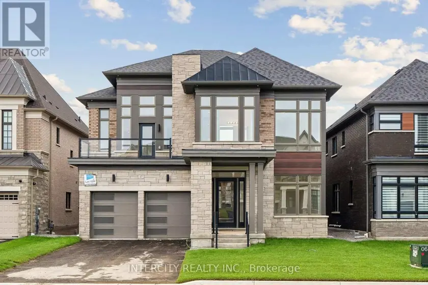 Detached at 17 GARRIOCK HALL AVENUE, King