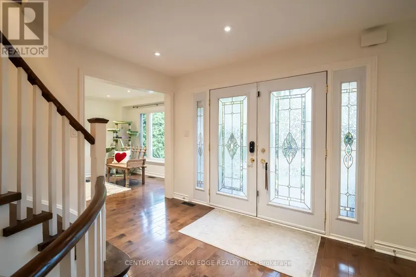 Detached at 53 MCCLENNY DRIVE, Aurora