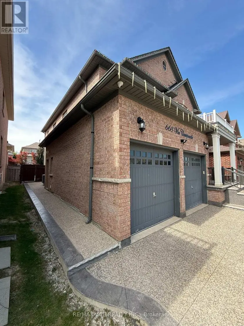 Detached at BSMT - 668 VIA CAMPANILE AVENUE, Vaughan