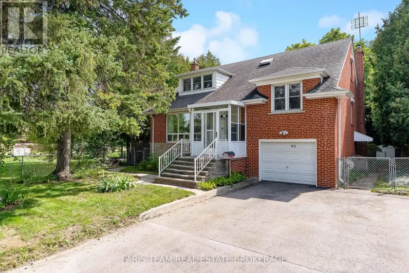 Detached at 90 BEDFORD PARK AVENUE, Richmond Hill