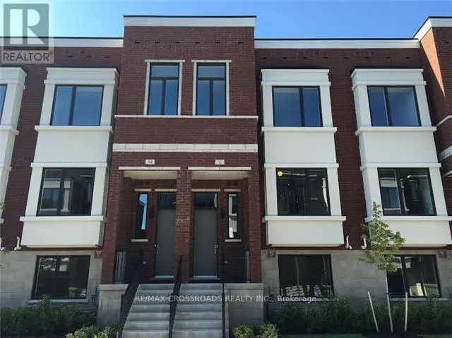 Townhouse at 32 AMBLER LANE, Richmond Hill