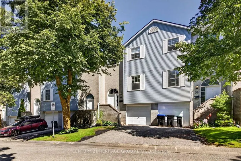 Townhouse at 39 HARMONY CIRCLE, Bradford West Gwillimbury
