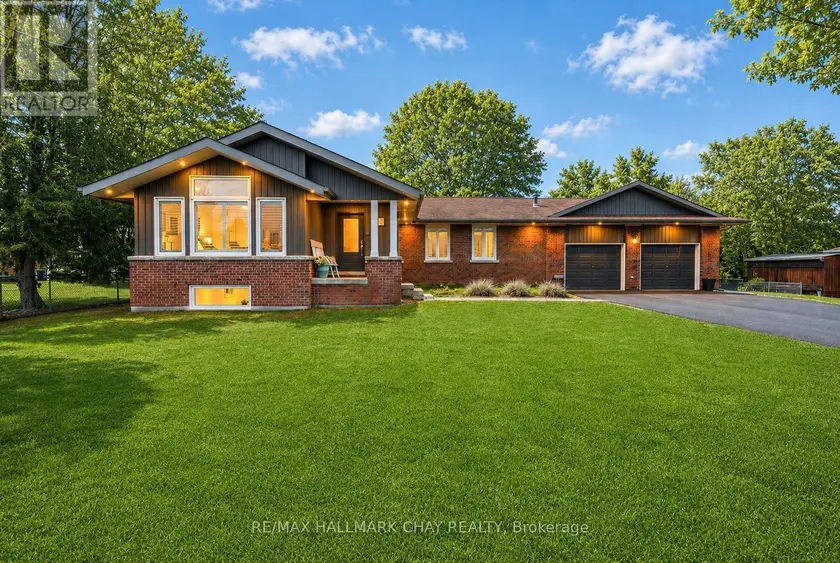 Detached at 1587 MOUNT ALBERT ROAD, East Gwillimbury