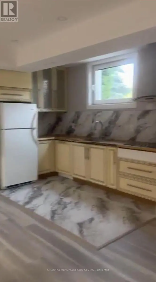 Detached at LOWER - 92 RICHARD LOVAT COURT, Vaughan