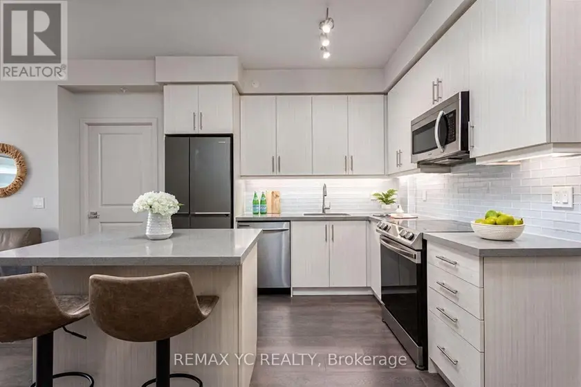 Apartment at 1012 - 75 ONEIDA CRESCENT, Richmond Hill