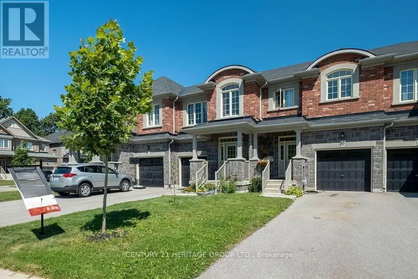 Townhouse at 28 CUPPLES FARM LANE, East Gwillimbury