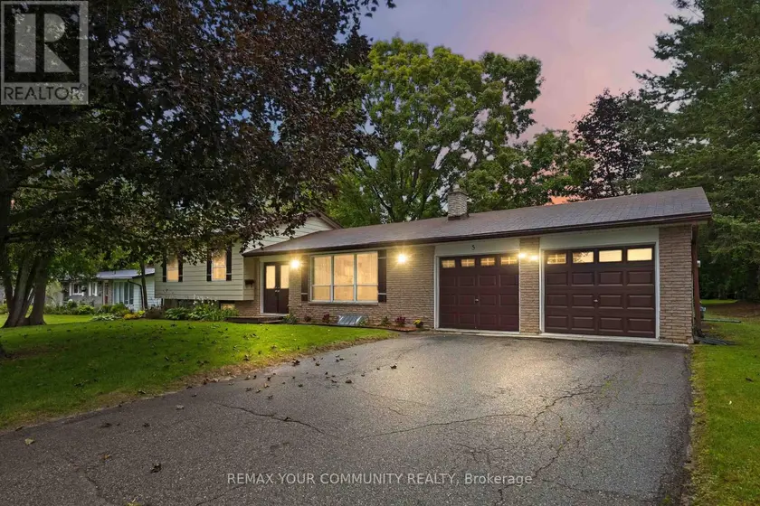 Detached at 5 MEDINA SQUARE, Georgina