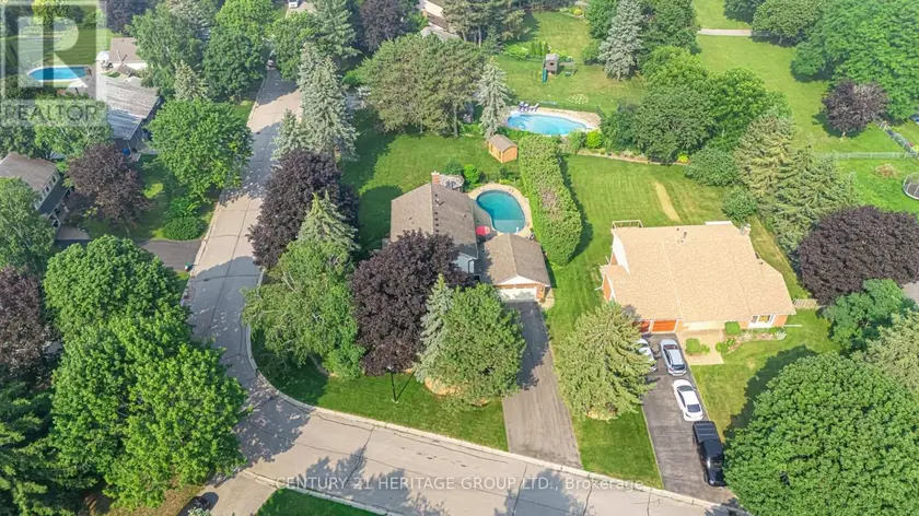 Detached at 25 GRANT COURT, East Gwillimbury