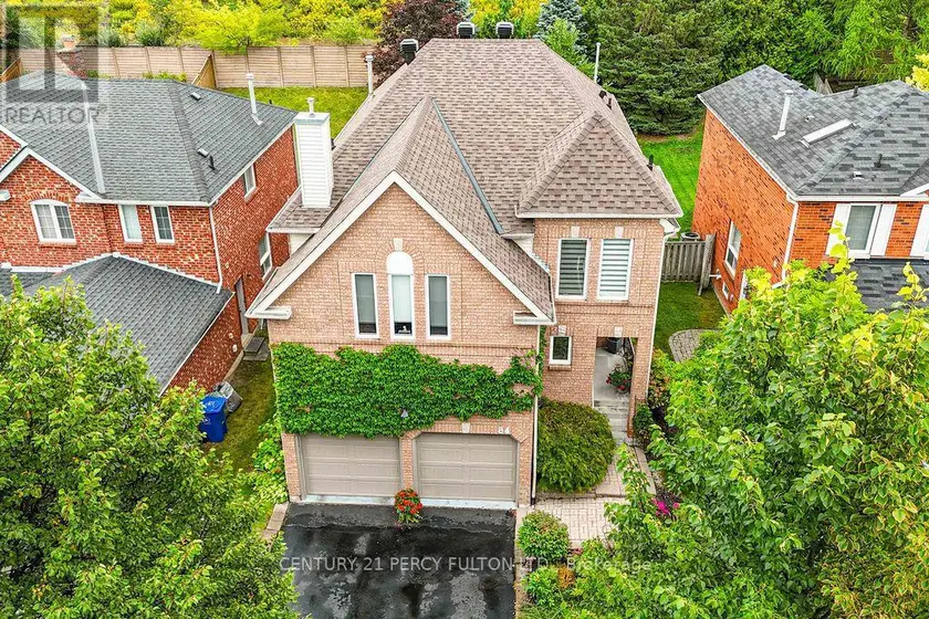 Detached at 84 LORAVIEW LANE, Aurora