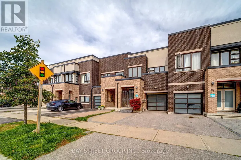 Townhouse at 42 DARIOLE DRIVE, Richmond Hill