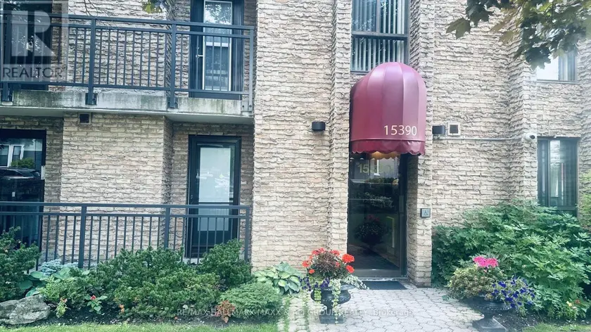 Apartment at 201 - 15390 YONGE STREET, Aurora