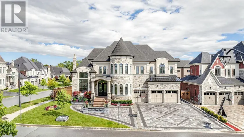 Detached at 3 SIR HENRY COURT, King