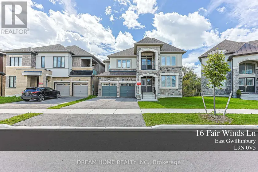 Detached at 16 FAIR WINDS LANE, East Gwillimbury